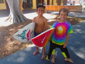 Surf Young3